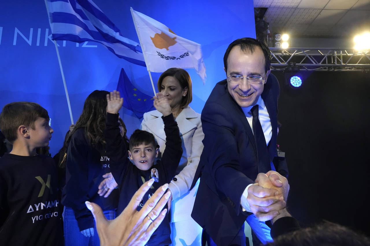 Cyprus presidential candidates push leadership credentials